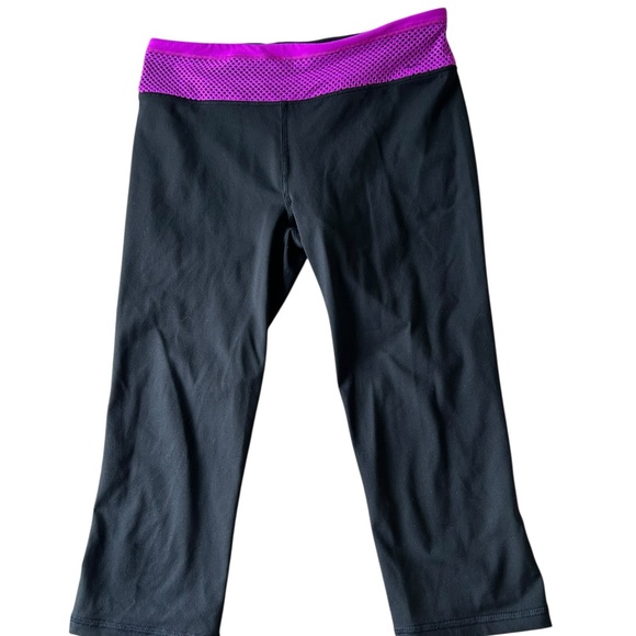 Victoria's Secret VSX Knockout Crop Leggings 2 Pairs Sz Small Gray Black Pink - Picture 10 of 16